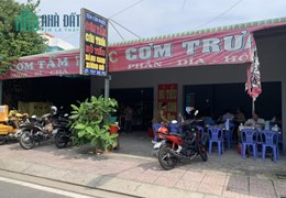 Củ Chi ! Sang Quán Cơm bán 150 xuất / ngày , khách đông, Dt 12m x 30m, thuê 6 tr / tháng.