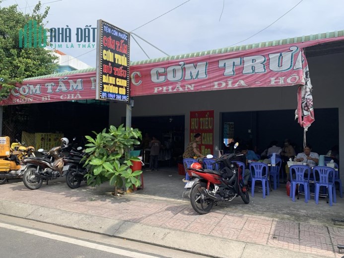 Củ Chi ! Sang Quán Cơm bán 150 xuất / ngày , khách đông, Dt 12m x 30m, thuê 6 tr / tháng.