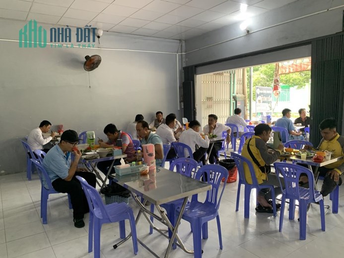 Củ Chi ! Sang Quán Cơm bán 150 xuất / ngày , khách đông, Dt 12m x 30m, thuê 6 tr / tháng.