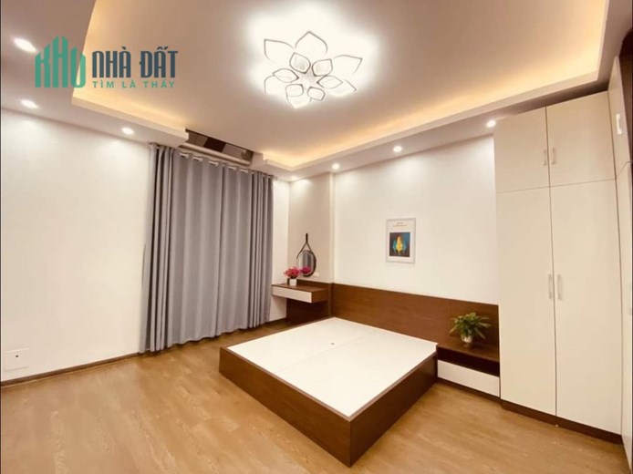 Bán Nhà Hoàng Đạo Thúy 14,8 tỷ , 95m nhà đẹp