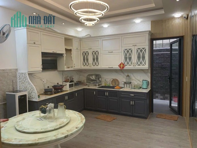 Bán Nhà 4 Tầng, 72m2, Hẻm Xe Tải Tránh Ngay Hương Lộ 2 ,Đối Diện Bệnh Viện Bình Tân.