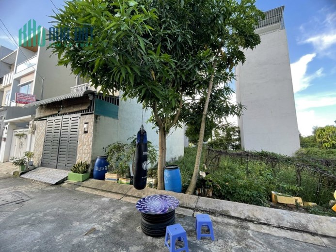 Bán đất Tam Đa q9,DT50m,giá 2.85ty dân cư hiện hữu,0933660119