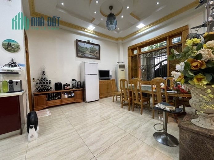 SIÊU BIỆT THỰ - NGUYỄN KIỆM - PHƯỜNG 4 - PHÚ NHUẬN - GIẢM 10 TỶ CÒN 32 TỶ