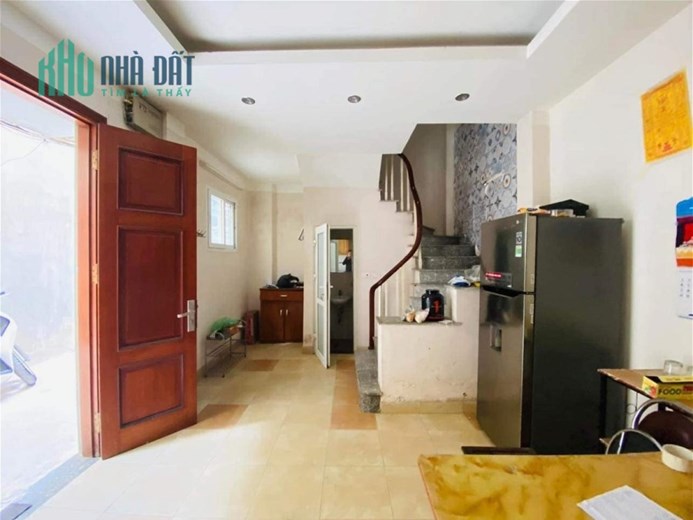 BÁN NHÀ VỊ TRÍ ĐẸP HOÀNG QUỐC VIỆT CẦU GIẤY HÀ NỘI GIÁ TRÊN 3 TỶ SỔ ĐỎ ĐẸP KENG.