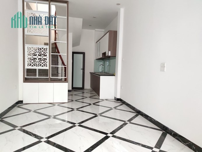 BÁN NHÀ NGUYỄN ĐỨC CẢNH 30M2X 5T MỚI  ĐẸP, SÁT PHỐ, SĐCC  giá 3,3 tỷ.