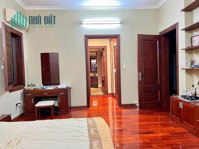 Hoa Hậu Lacasta Văn Phú, Full đồ, Nhỉnh 14 Tỷ
