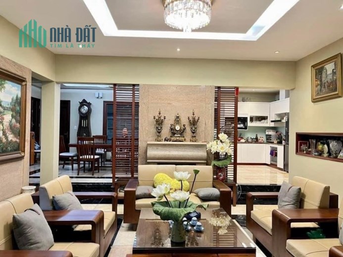 Hoa Hậu Lacasta Văn Phú, Full đồ, Nhỉnh 14 Tỷ