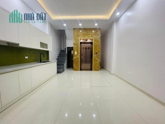 Bán Nhà Cổ Nhuế, 40m 6 tầng thang máy, cách phố 10m, giá nhỉnh 4 tỷ