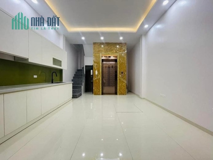Bán Nhà Cổ Nhuế, 40m 6 tầng thang máy, cách phố 10m, giá nhỉnh 4 tỷ