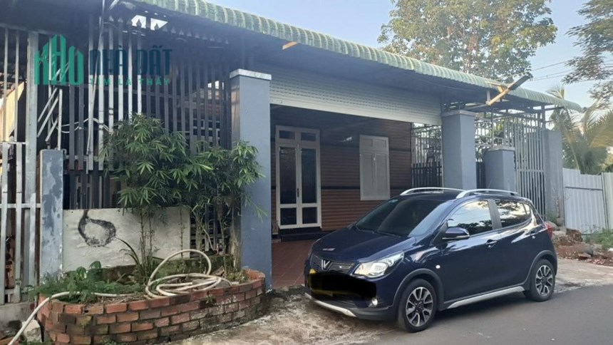 ĐẤT ĐẸP - GIÁ TỐT - Chính Chủ Bán Gấp 549m2 Tặng Nhà Cấp 4 - DỌN VÀO Ở NGAY
