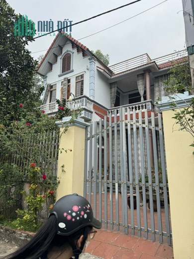 150m x nhà 2 tầng dân xây cực kì chắc chắn đẹp - nhà này k mua thì mua nhà nào 
- thiết kế đẹp ,