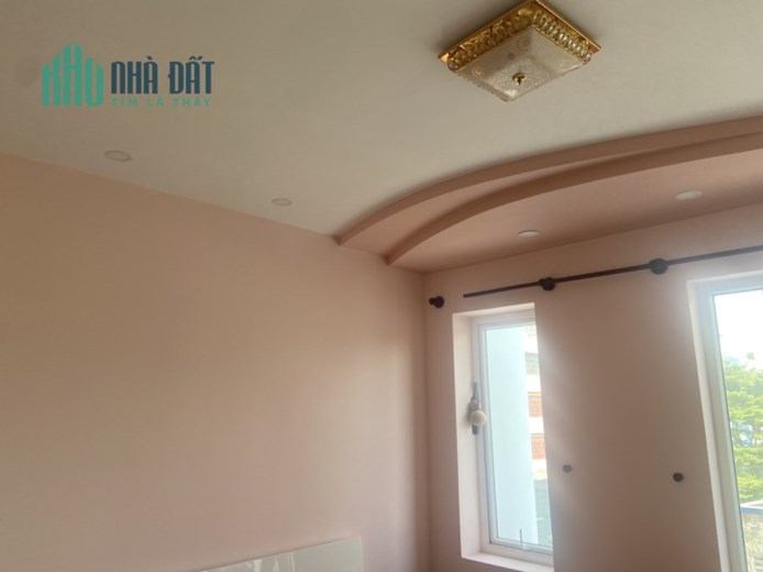 Mùa lễ hội cuối năm, Sắp qua một năm mới. 
Thi Công: