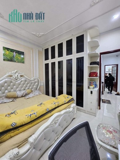 NHÀ ĐẸP MỚI TOANH NGUYỄN VĂN CỪ, LÔ GÓC HAI MẶT THOÁNG, 33M2, 5 TẦNG, NHỈNH 3,6 TỶ.