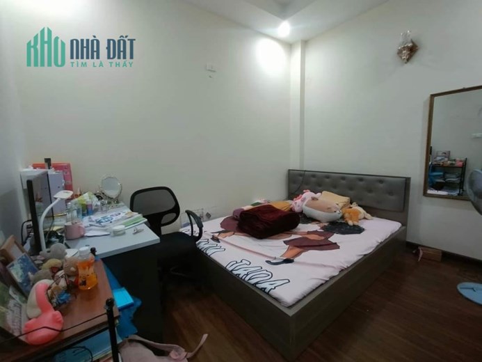 Bán Nhà Phường Ngọc Thụy, Ngõ Thông ÔTô Đổ Cửa, 10m Ôtô Tránh, 60m2, 3 Tầng, Gía 2,5 Tỷ.