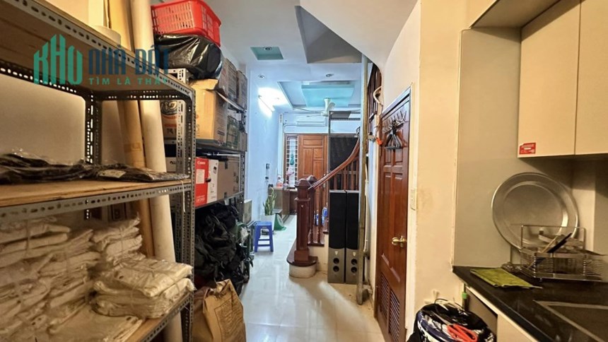Bán Nhà Nguyễn Khánh Toàn, Cầu giấy, ô tô, 2 mặt thoáng, full nội thất, 35m2, Giá siêu rẻ.