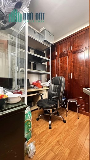 Bán Nhà Nguyễn Khánh Toàn, Cầu giấy, ô tô, 2 mặt thoáng, full nội thất, 35m2, Giá siêu rẻ.
