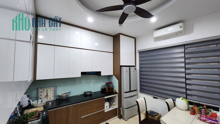 Bán nhà phố Nguyễn Ngọc Nại, ngõ vỉa hè ô tô tránh kinh doanh hiệu suất cao DT 55m2, MT4m.