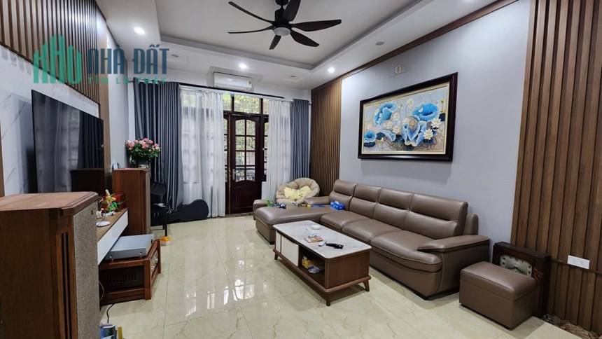 Bán nhà phố Nguyễn Ngọc Nại, ngõ vỉa hè ô tô tránh kinh doanh hiệu suất cao DTSD 55m2, MT4m.
