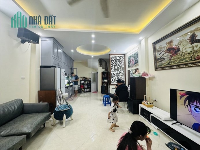BÁN NHÀ VÕ CHÍ CÔNG CẦU GIẤY HÀ NỘI GIÁ NHỈNH 5 TỶ SỔ ĐỎ ĐẸP