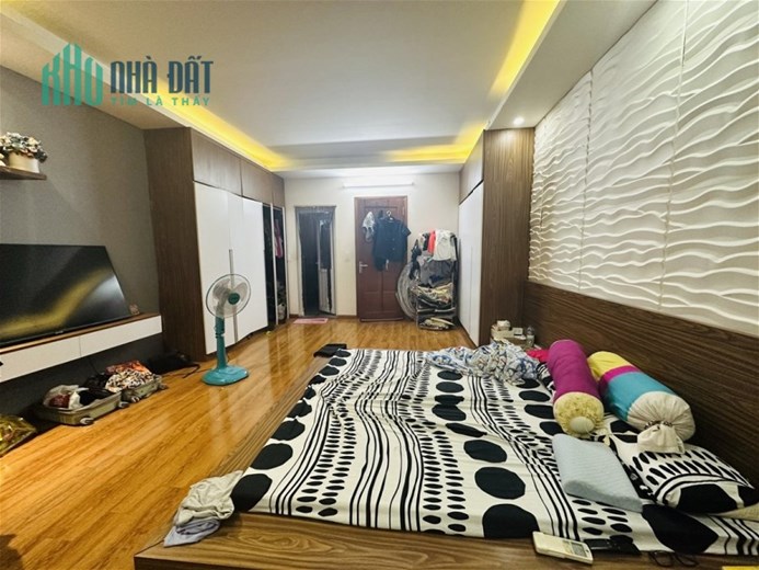 BÁN NHÀ VÕ CHÍ CÔNG CẦU GIẤY HÀ NỘI GIÁ NHỈNH 5 TỶ SỔ ĐỎ ĐẸP