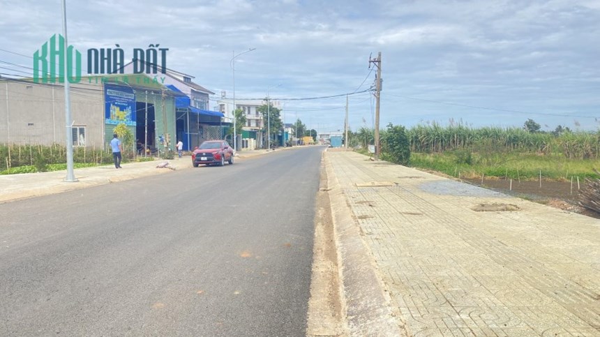 Đất mặt tiền chính hồ xuân hương view hồ nam sơn trước mặt thuộc liên nghĩa đức trọng 8 tỷ