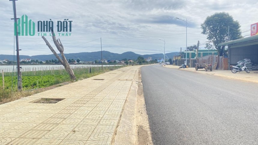 Đất mặt tiền chính hồ xuân hương view hồ nam sơn trước mặt thuộc liên nghĩa đức trọng 8 tỷ