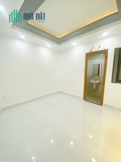 ĐƯỜNG LÊ LAI NGAY DH CÔNG NGIỆP P3 - GÒ VẤP - NHÀ MỚI Ở NGAY - 5 TẦNG NỞ HẬU - Ô TÔ NGỦ TRONG NHÀ.