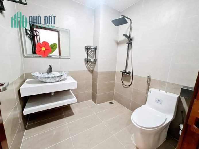 BÁN GẤP-NHÀ ĐẸP Ở NGAY-67M 13xTỶ-5T THANG MÁY-MẶT NGÕ THÔNG-15M RA PHỐ NGỌC HÀ