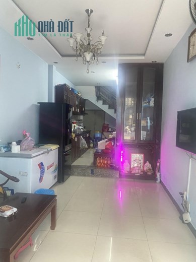 BÁN nhà hẻm 1/ hẻm xe hơi đậu cửa trung tâm quận 10 , 3p tới Bến Thành.