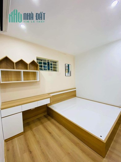 Bán nhanh 2 ngủ ban công đông nam view thẳng sân bóng siêu mát và thoáng 46 mét 1ty280tr