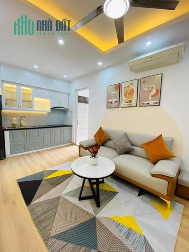 Bán nhanh 2 ngủ ban công đông nam view thẳng sân bóng siêu mát và thoáng 46 mét 1ty280tr