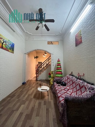 Nhà bán ngõ 112 Phố Ngọc Khánh thông ngõ 612 La Thành P Giảng Võ, Q Ba Đình, Hà Nội. DT 40 m2 MT 3m