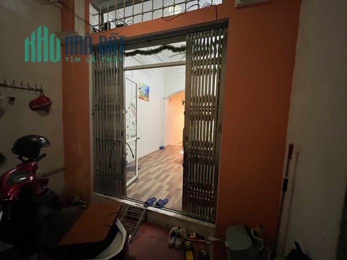 Nhà bán ngõ 112 Phố Ngọc Khánh thông ngõ 612 La Thành P Giảng Võ, Q Ba Đình, Hà Nội. DT 40 m2 MT 3m