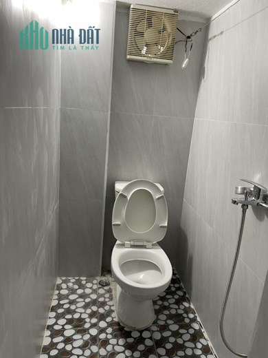 Chính chủ cần cho thuê tầng 1 và 3 nhà địa chỉ: số nhà 57 phố thợ nhuộm, phường cửa nam, quận hoàn