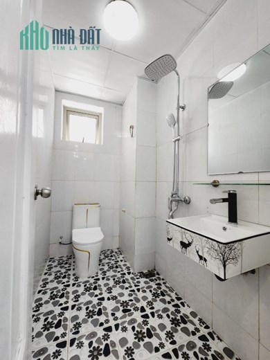 bán nhanh căn hộ CC 3 ngủ 76 mét giá 2ty288tr ở hh linh đàm