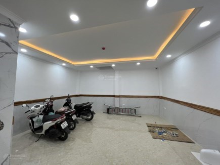 Bán nhà dòng tiền gần 1 tỷ/năm ngõ 79 phố Cầu giấy dt 70m2mt 5,5m giá 15 tỷ