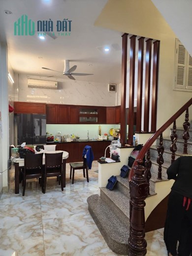Bán nhà phố Linh lang, Ba Đình, 50m2. MT: 6m, Lô góc,  ô tô đố cửa, nội thất sang trọng