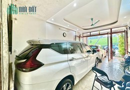 Bán nhà mặt phố Ngọc Thụy vừa ở vừa kinh doanh ,tổng dt sử dụng 800m giá 30 tỷ
