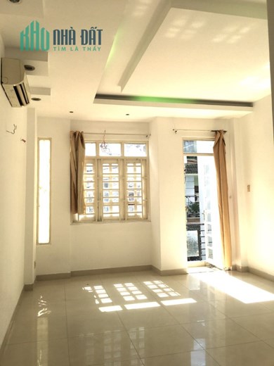 Nhà 4 tầng hẻm kinh doanh CMT8, 4 phòng 4wc