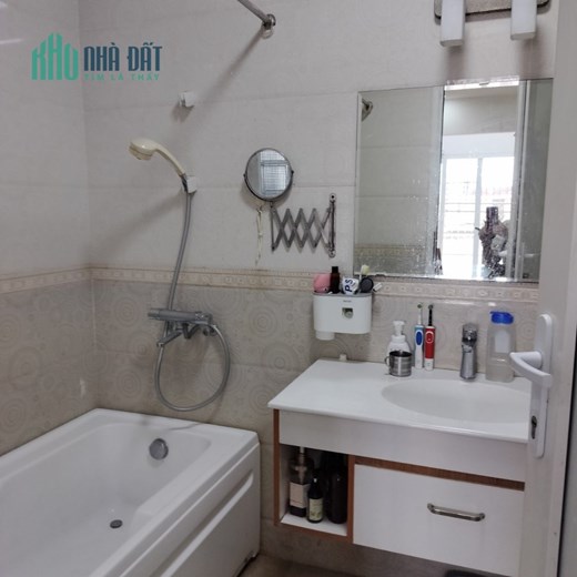 Hàng hot! Tầng đẹp diện tích 102m2 căn 2PN giá 3.9tỷ tòa N5AHoàng Đạo Thúy