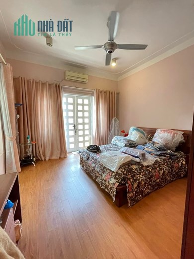 Chị Phượng nhờ bán căn nhà ở phố Vũ Trọng Khánh, lô góc thoáng, ô tô lùi cửa, 48m2, 7.3 tỷ