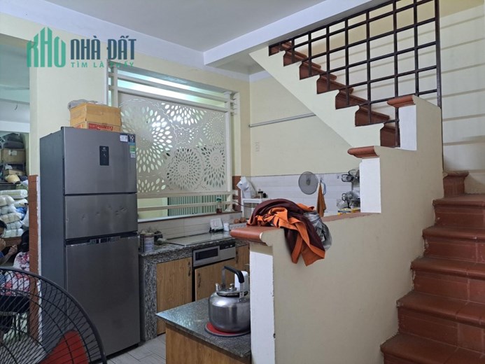 Chính chủ bán nhà đẹp 3 tầng sát trường chinh tân bình 52m2 với 3 tầng chỉ 4.8 tỷ