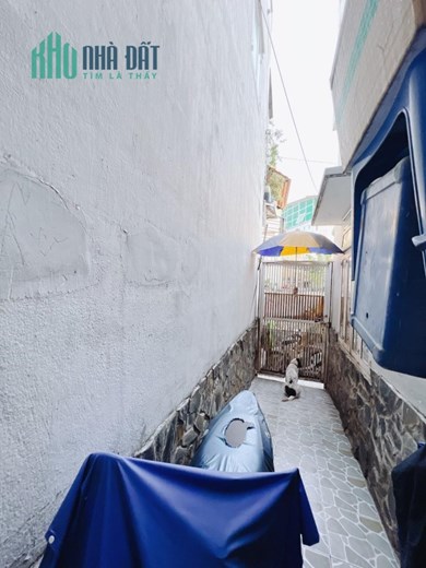 XIN NHẤN MẠNH NHÀ QUẬN 4 MÀ 70M2 NGANG 5.5M DÀI 14M 3 TÂNG CHỈ 8 TỶ X.