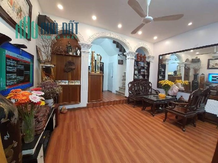 BÁN NHÀ ĐẸP TÂN MAI, Vị trí Cực đẹp. Nhà dân xây. Ô TÔ ĐỖ CỬA  45m ×4T chỉ hơn 3 tỷ