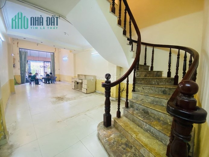 💥 Nhà đẹp 3 tầng hẻm 491 Sư Vạn Hạnh gần ĐH Huflit