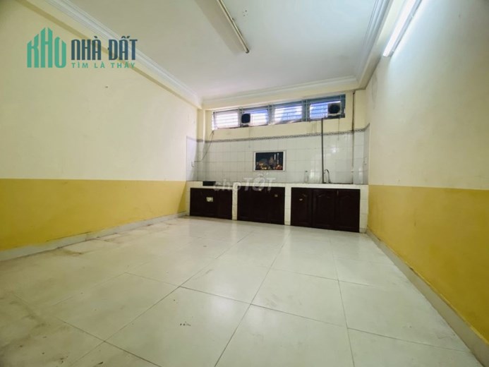 💥 Nhà đẹp 3 tầng hẻm 491 Sư Vạn Hạnh gần ĐH Huflit