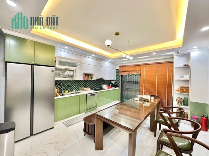 CẦN BÁN RẤT GẤP, CHỈ 9.5 TỶ SẴN NHÀ 6 TẦNG 46M, Ô TÔ KINH DOANH MẠNH. LÔ GÓC THOÁNG ĐẸP. LH