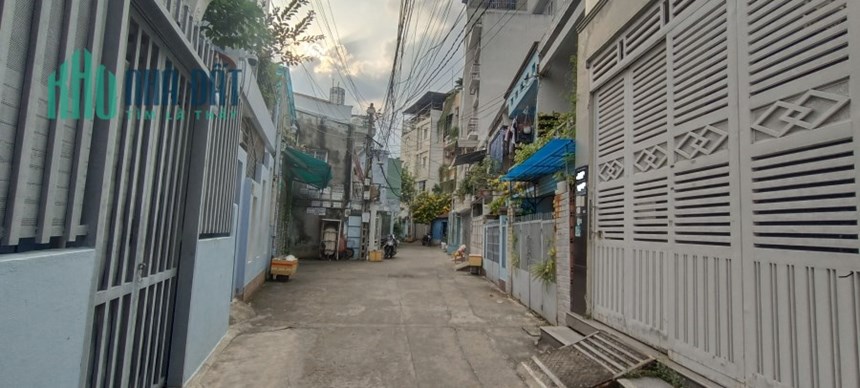 Bán gấp nhà HXH Đường Nguyễn Xí, P. 13, Bình Thạnh, Gần Vincom Plaza
