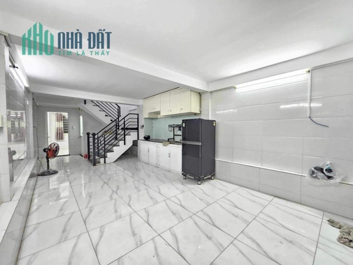Bán gấp nhà HXH Đường Nguyễn Xí, P. 13, Bình Thạnh, Gần Vincom Plaza