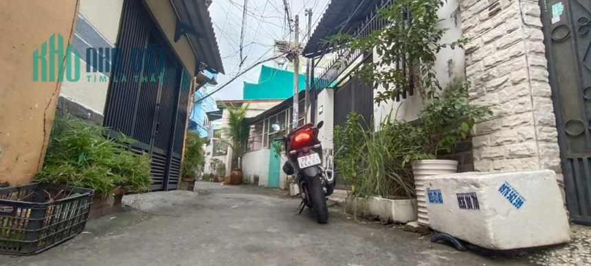 Bán gấp nhà Hẻm 3 gác Trần Quý Cáp, BT, Gần Ban Chỉ huy Quân sự P. 11